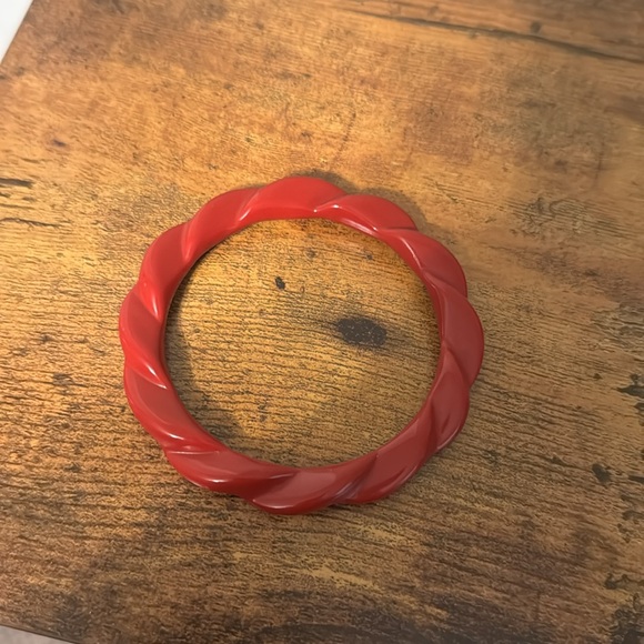 Vintage Plastic Bangle Bracelet, Red, Twisted, Braided, Curvy, Retro, Boho - Picture 3 of 7